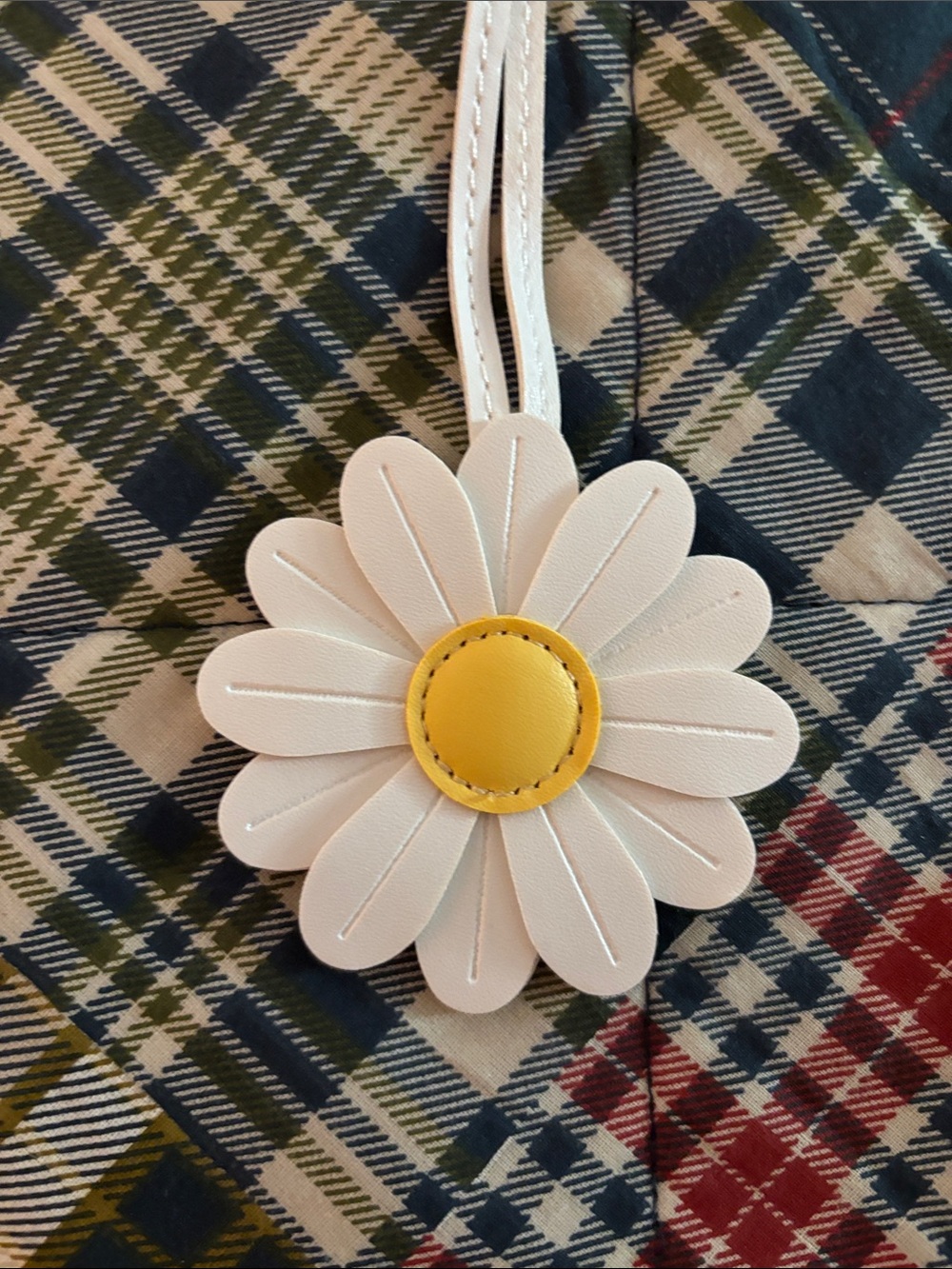 White and Yellow Daisy bag charm  - dual sided - Picture 2 of 3
